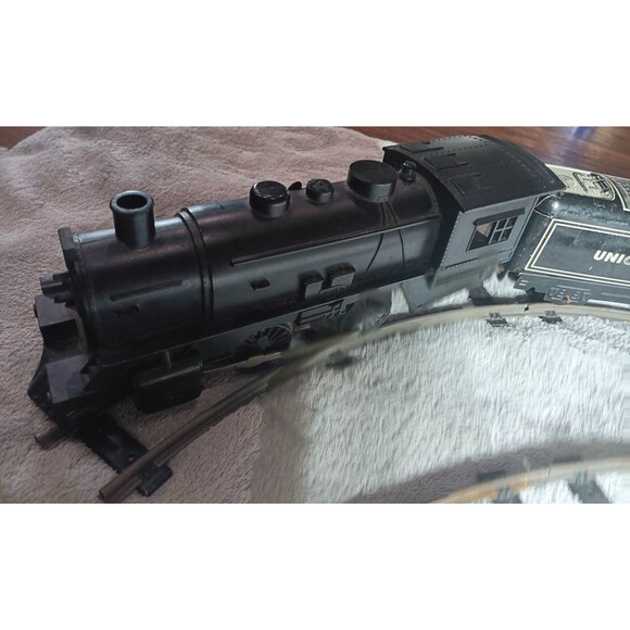 Vintage Union Pacific Mechanical Train Set Engine Coal Car Rail Car - Picture 2 of 9